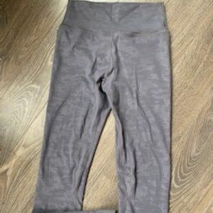 Grey Camo Scrunch Butt Leggings